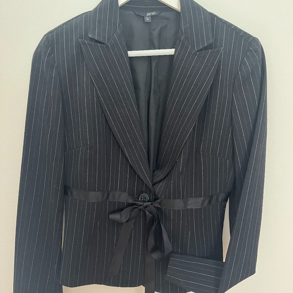 Classy pinstripe Black and white suite with satin detailed, M/L preown